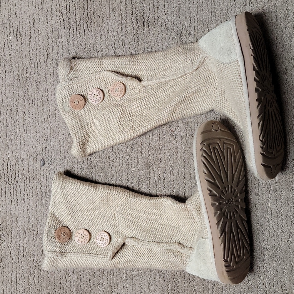 Ugg boots. Women's size 8. Cream.